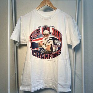 Vintage ̣90s New England Pro Football Graphic Tee For Fans